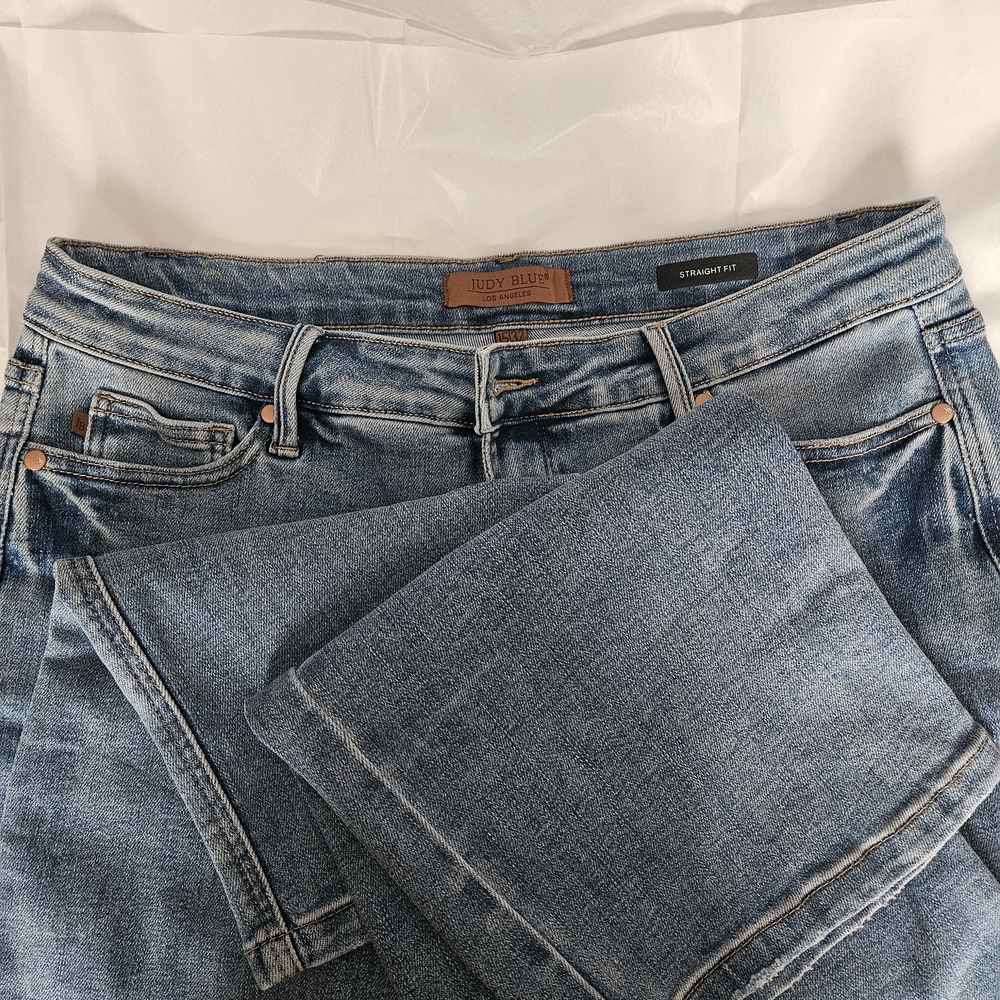 Judy Blue Women's Light Blue Straight Leg Jeans